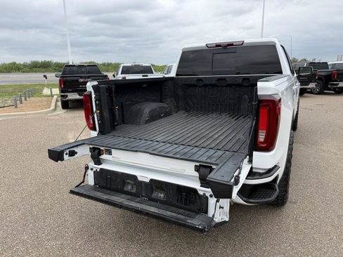Used 2023 GMC Sierra 1500 Denali w/ Technology Package AWD/4WD image 9