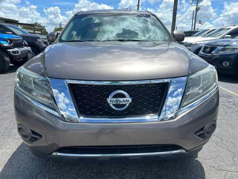 Used 2014 Nissan Pathfinder S FWD image 3