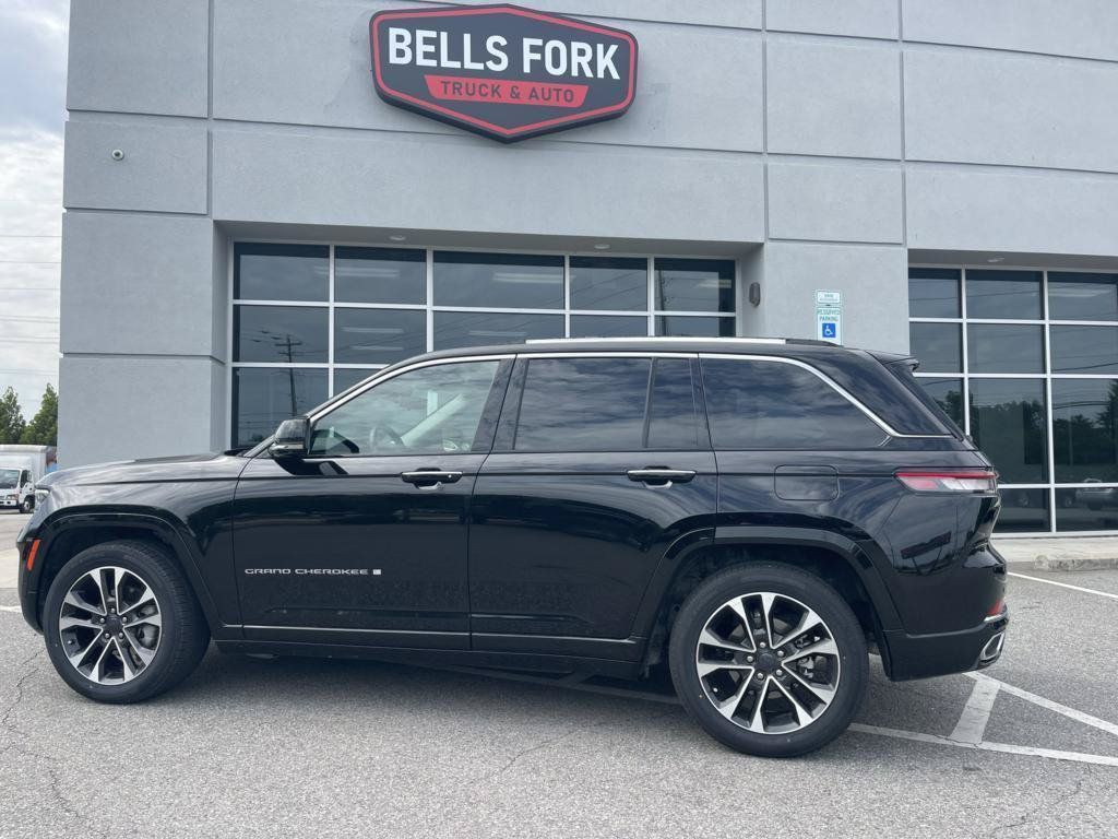Used 2022 Jeep Grand Cherokee Overland w/ Adv Protech Group III AWD/4WD image 1