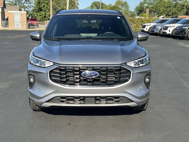 Certified 2024 Ford Escape ST-Line Select w/ Tech Pack #2 AWD/4WD image 8