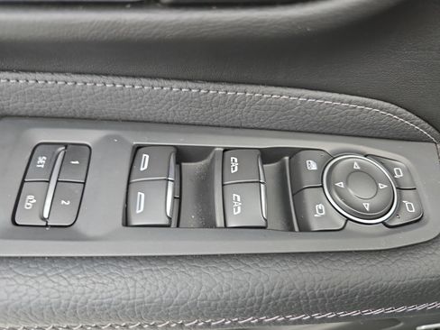 Used 2023 GMC Yukon Denali w/ Denali Reserve Package image 29