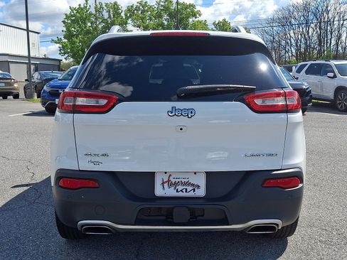 Used 2018 Jeep Cherokee Limited AWD/4WD image 5
