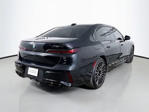 Used 2025 BMW 760i xDrive image 7