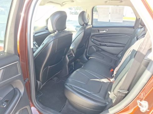 Used 2016 Ford Edge Titanium w/ Technology Package AWD/4WD image 13