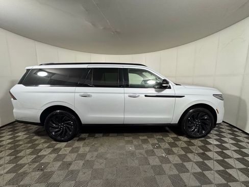 New 2025 Lincoln Navigator L Reserve w/ Jet Appearance Package AWD/4WD image 6