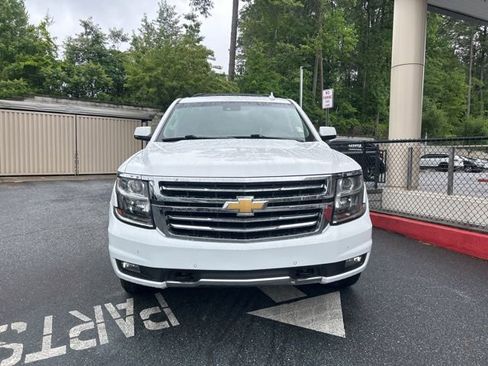 Used 2019 Chevrolet Tahoe LT w/ Luxury Package AWD/4WD image 2