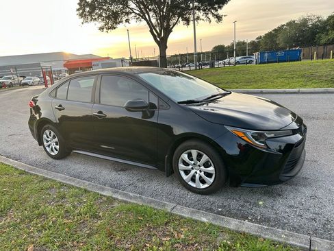 Certified 2025 Toyota Corolla LE FWD image 8