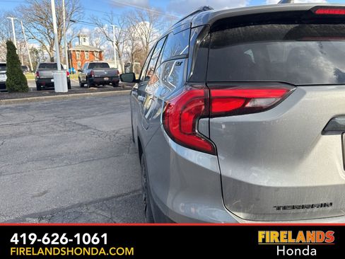Used 2019 GMC Terrain SLT w/ Preferred Package image 8