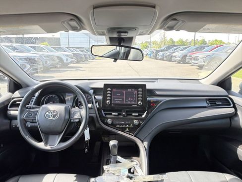 Used 2024 Toyota Camry SE FWD image 19