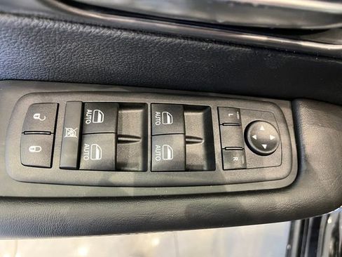 New 2026 Chrysler Pacifica Select image 16