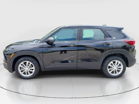Used 2025 Chevrolet TrailBlazer LS FWD image 4
