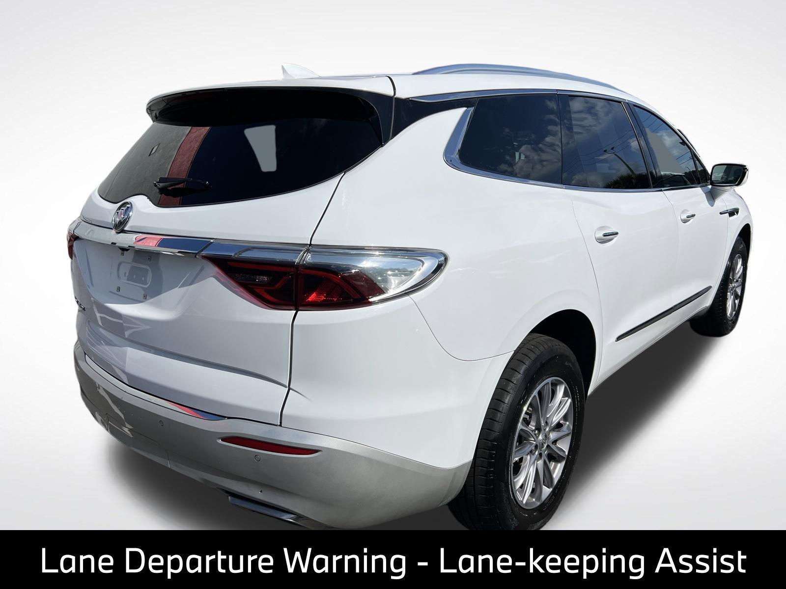 Used 2023 Buick Enclave Essence FWD image 7