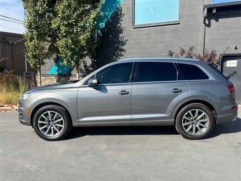 Used 2017 Audi Q7 3.0T Premium Plus image 2