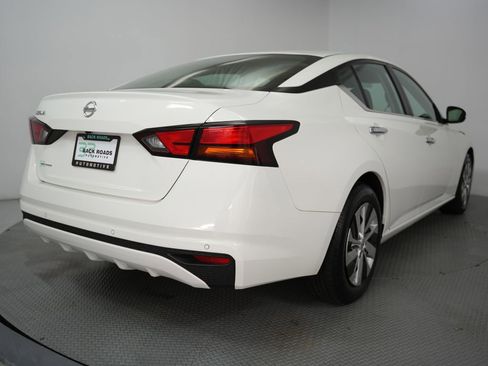 Used 2021 Nissan Altima 2.5 S w/ Driver Assist Package image 9