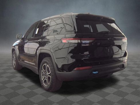 Used 2024 Jeep Grand Cherokee Trailhawk w/ Advanced Protech Group II AWD/4WD image 5