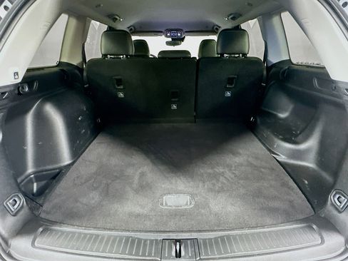 Used 2023 Jeep Grand Cherokee Limited w/ Black Appearance Package image 28