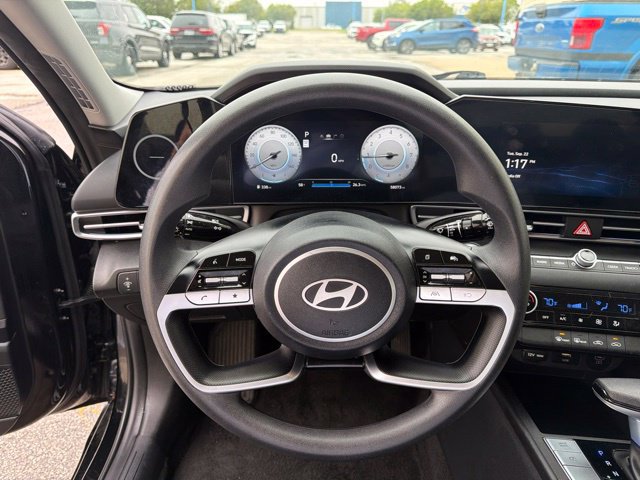 Used 2024 Hyundai Elantra SEL FWD image 23