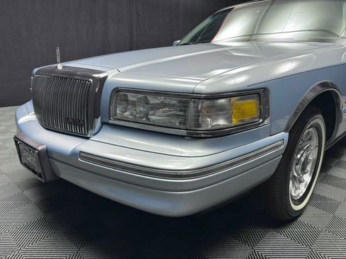 Used 1997 Lincoln Town Car Executive image 12