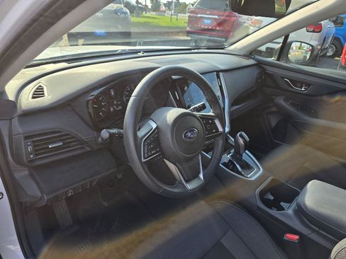 Used 2024 Subaru Outback Premium w/ Popular Package #1A AWD/4WD image 8