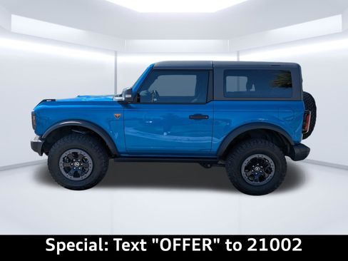 Used 2023 Ford Bronco Badlands image 6