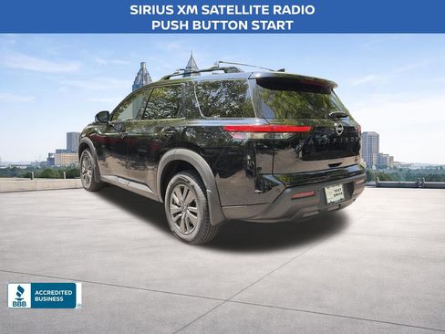 Certified 2023 Nissan Pathfinder SV w/ Black Appearance Package FWD image 3