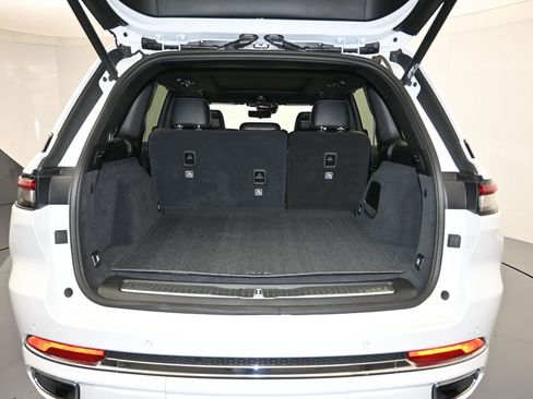 Used 2023 Jeep Grand Cherokee Overland w/ Luxury Tech Group IV image 26