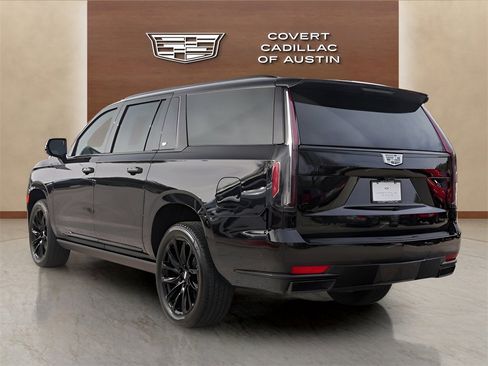 Used 2024 Cadillac Escalade ESV Sport w/ LPO, ONYX Package image 3