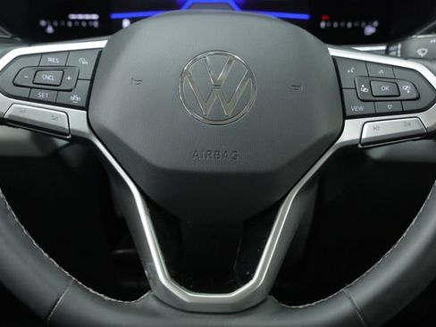 Used 2022 Volkswagen Taos SE image 13