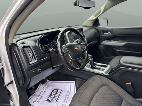 Used 2022 Chevrolet Colorado LT w/ Fleet Safety Package image 10