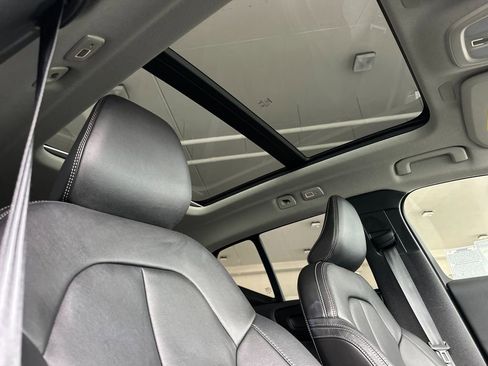 Certified 2025 Volvo XC40 B5 Plus AWD/4WD image 16
