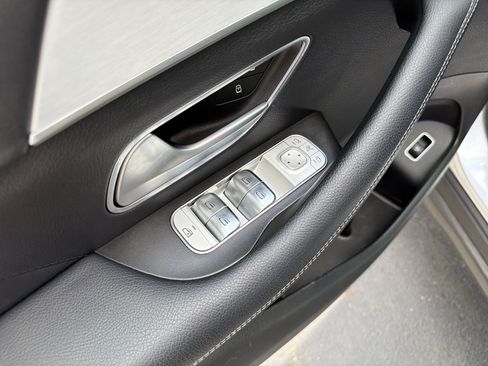 Used 2024 Mercedes-Benz GLS 450 4MATIC image 15