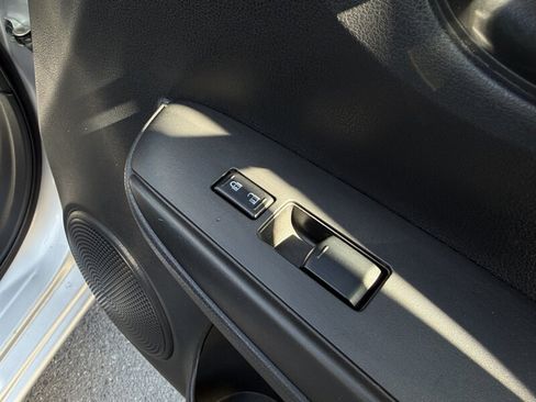 Used 2015 Nissan Versa Note SV FWD image 34