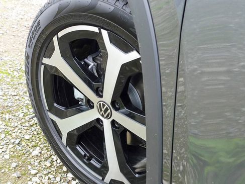 New 2026 Volkswagen Tiguan SE image 10