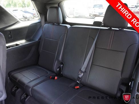 Used 2023 Chevrolet Traverse RS AWD/4WD image 4
