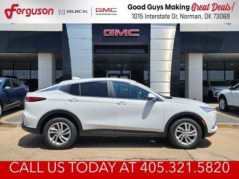 New 2026 Buick Envista Preferred w/ Convenience I Package FWD image 2