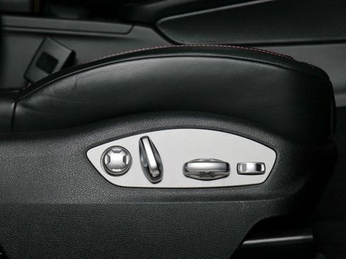 Certified 2024 Porsche Macan S AWD/4WD image 25