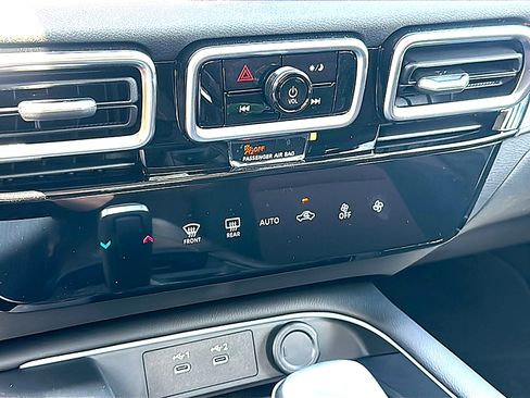 New 2026 Nissan Sentra SR w/ Floor Mat Package FWD image 23