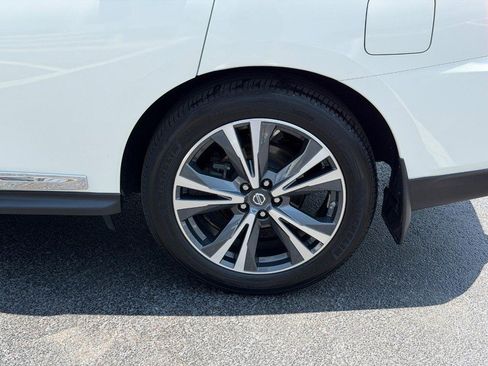 Used 2018 Nissan Pathfinder Platinum FWD image 8