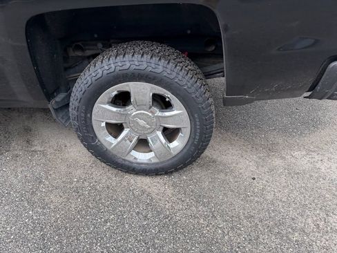 Used 2018 Chevrolet Silverado 1500 LTZ Z71 w/ LTZ Plus Package AWD/4WD image 9