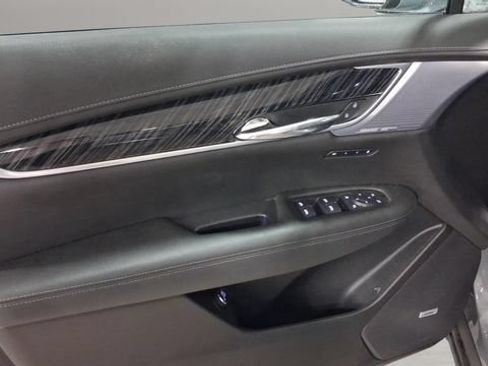 Used 2024 Cadillac XT6 Premium Luxury FWD image 26