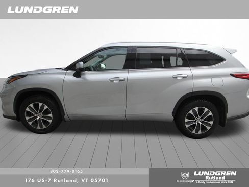 Used 2022 Toyota Highlander XLE image 45