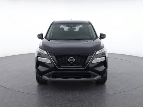 Used 2025 Nissan Rogue SV FWD image 2