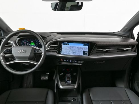 New 2025 Audi Q4 e-tron Prestige image 17