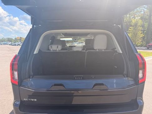 Used 2025 Ford Expedition Active AWD/4WD image 16