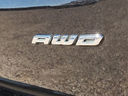 Used 2023 Ford Edge SEL image 8