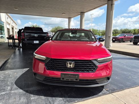 Used 2025 Honda Accord SE image 3