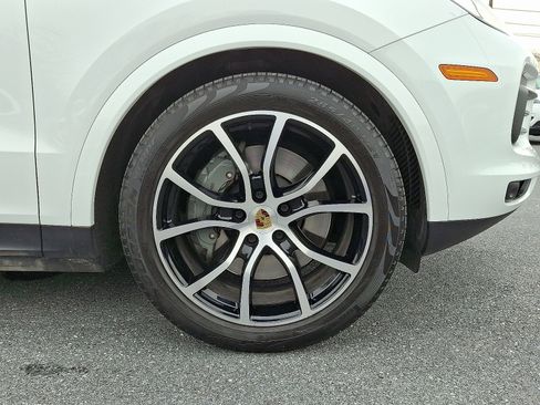 Used 2023 Porsche Cayenne S image 10