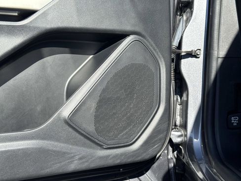 Used 2021 Ford Explorer XLT w/ Equipment Group 202A image 19