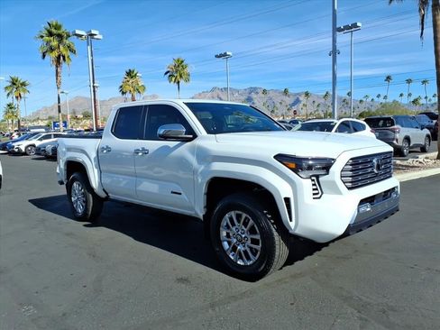 Used 2024 Toyota Tacoma Limited w/ Limited Package (LT) image 30