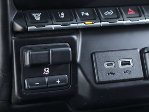 Used 2022 GMC Sierra 2500 AT4 w/ AT4 Preferred Package AWD/4WD image 33